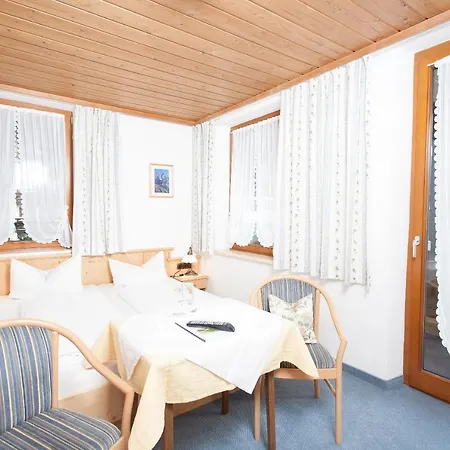 Fideliushaus Bed and Breakfast *
